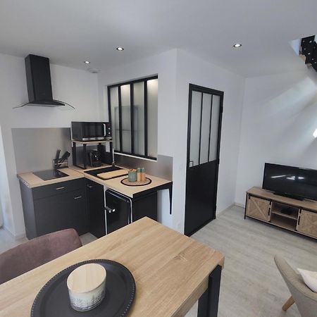 Studio Neuf Situe Au Coeur D'Un Bourg Paisible Pacé Esterno foto