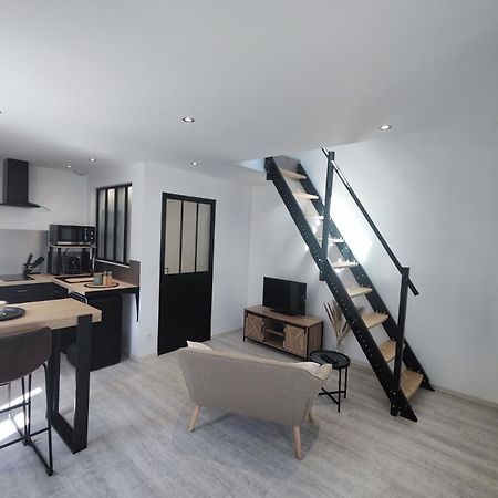 Studio Neuf Situe Au Coeur D'Un Bourg Paisible Pacé Esterno foto